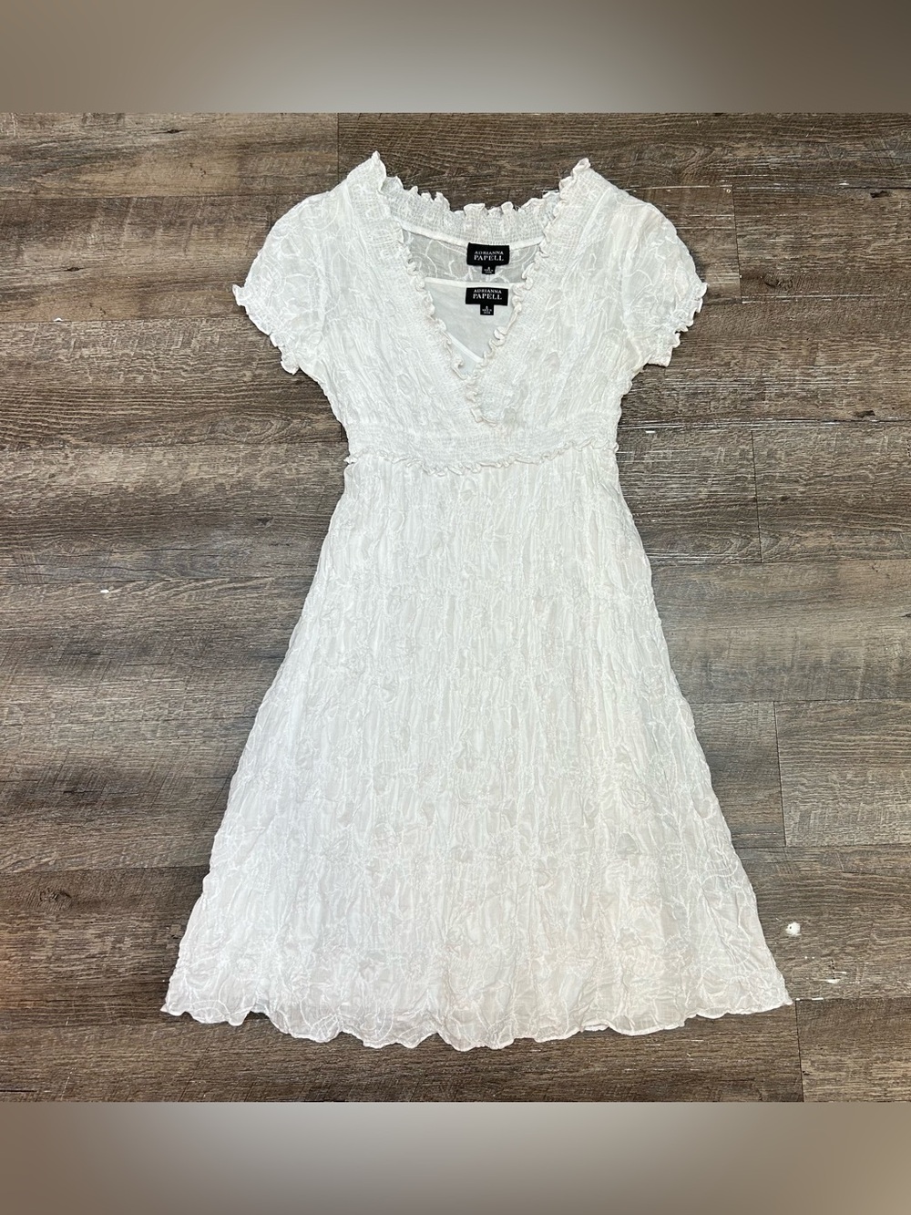 Adrianna Papell White Crinkle Embroidered V‑Neck Mini Dress